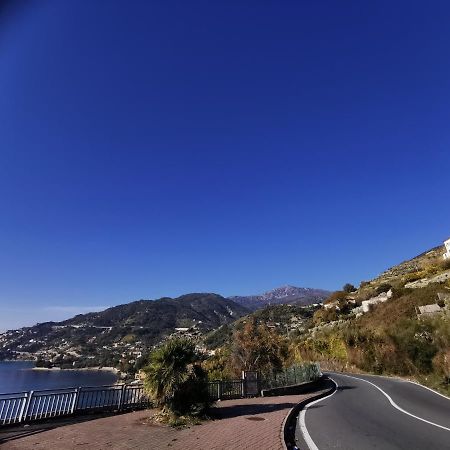 Romantic Casa Lorenzina Affittacamere ヴェンティミーリア エクステリア 写真
