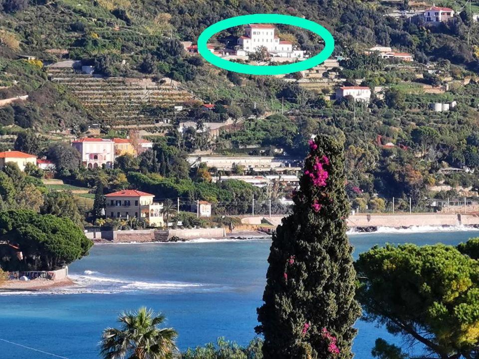 Romantic Casa Lorenzina Affittacamere ヴェンティミーリア エクステリア 写真