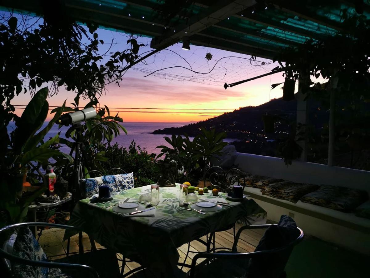 Romantic Casa Lorenzina Affittacamere ヴェンティミーリア エクステリア 写真