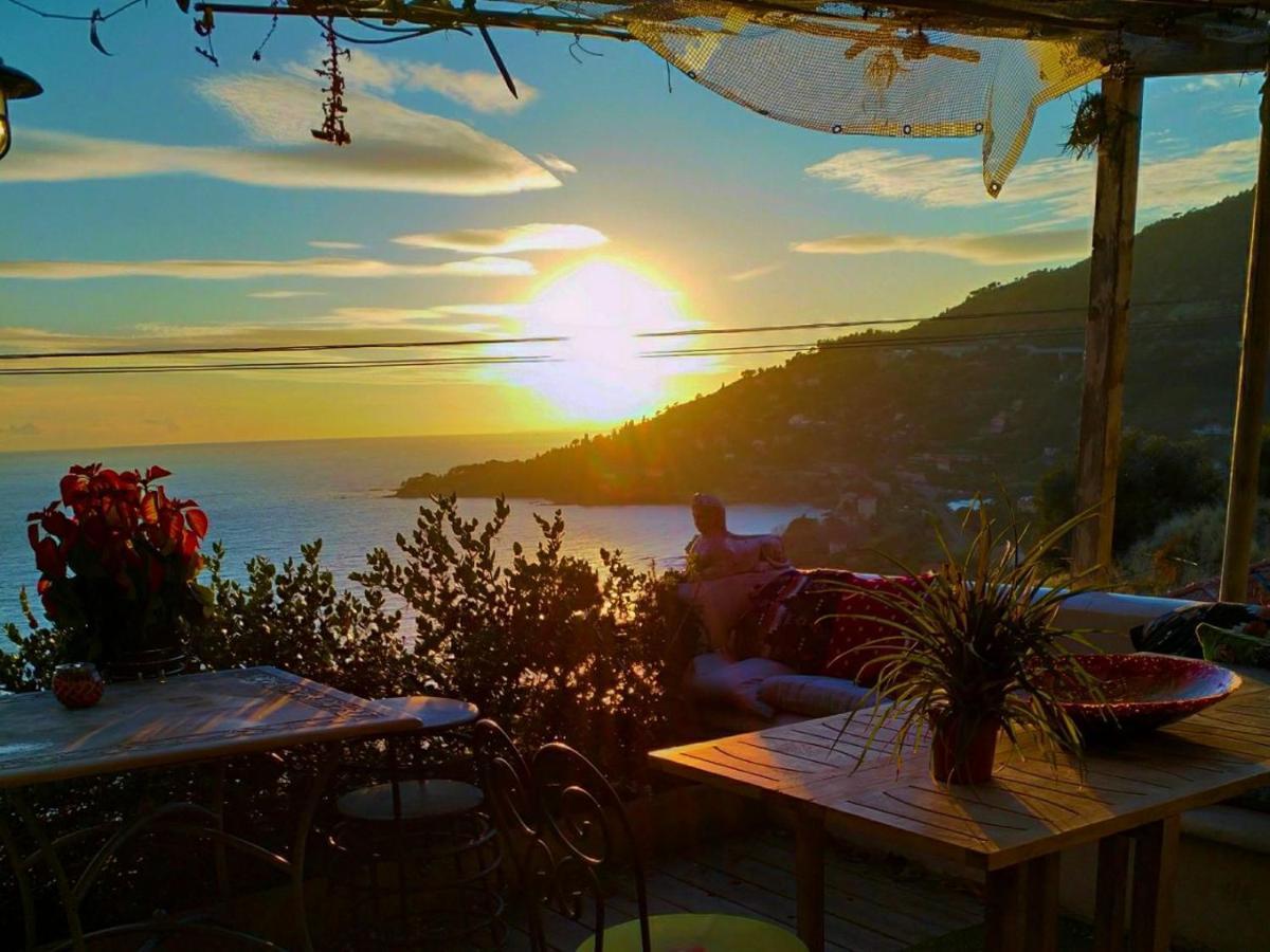 Romantic Casa Lorenzina Affittacamere ヴェンティミーリア エクステリア 写真