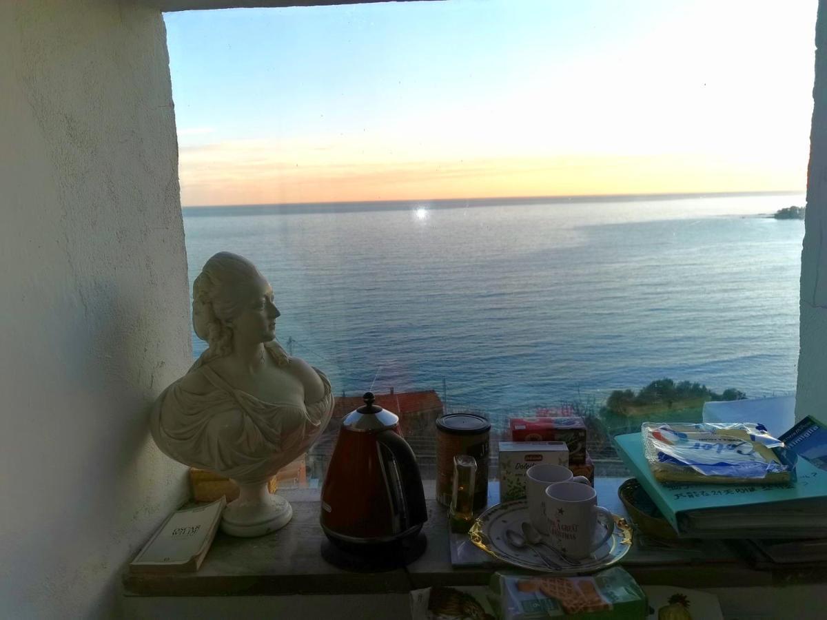 Romantic Casa Lorenzina Affittacamere ヴェンティミーリア エクステリア 写真