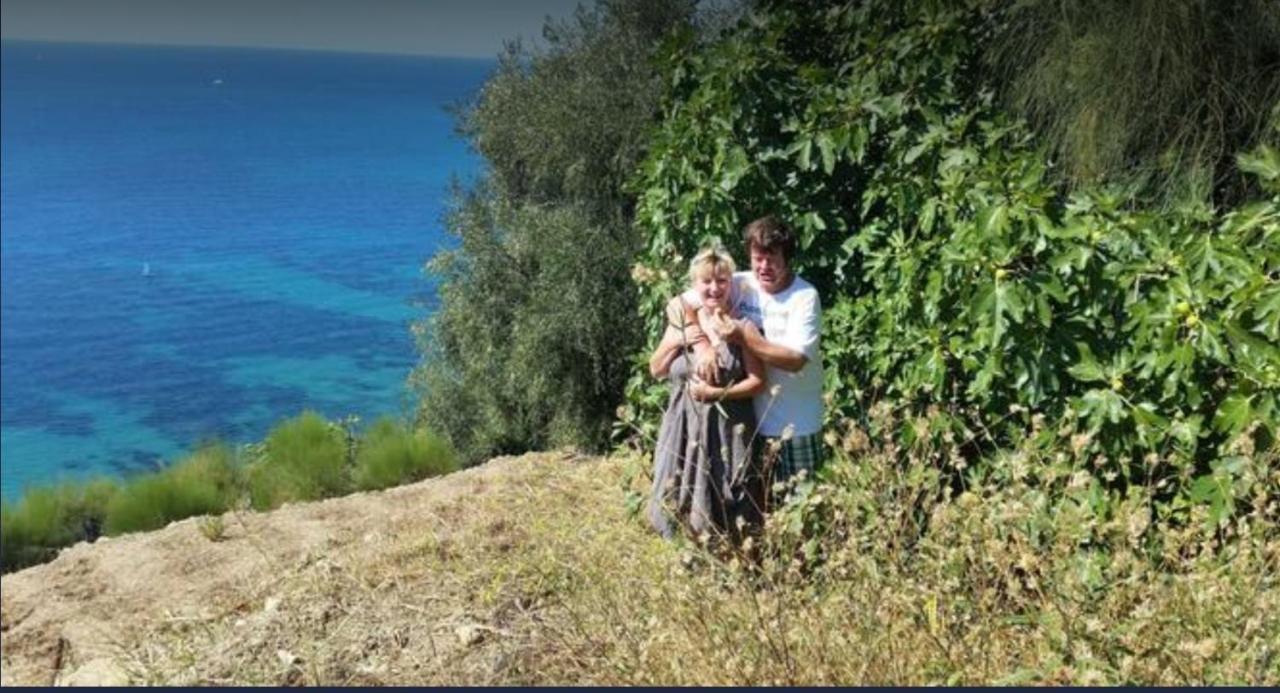 Romantic Casa Lorenzina Affittacamere ヴェンティミーリア エクステリア 写真