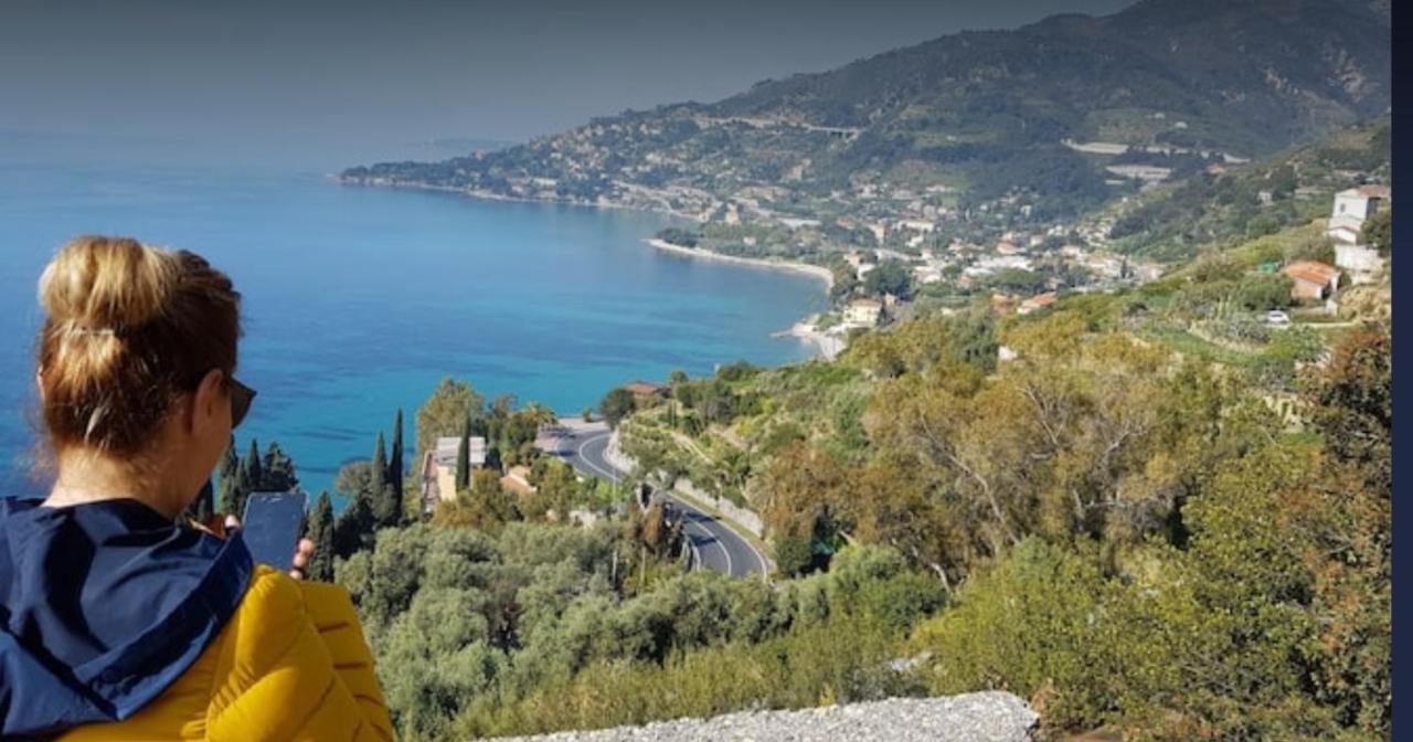 Romantic Casa Lorenzina Affittacamere ヴェンティミーリア エクステリア 写真