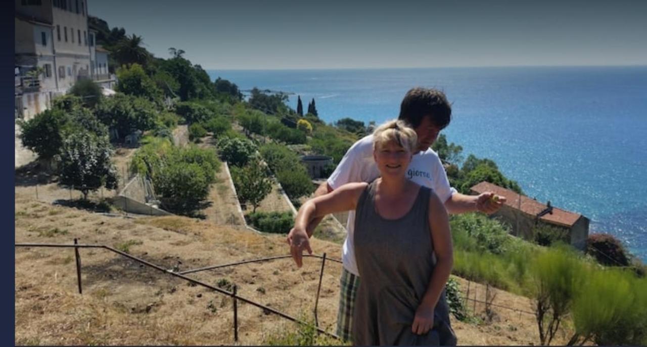 Romantic Casa Lorenzina Affittacamere ヴェンティミーリア エクステリア 写真